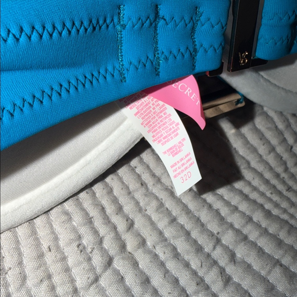 Victoria's Secret bombshell bikini swim Top - Picture 6 of 6